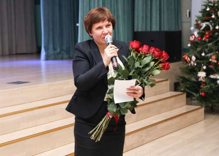 Коллектив ИТШ № 777 тепло поздравил с юбилеем заместителя директора школы Марину Михайловну Чёрную